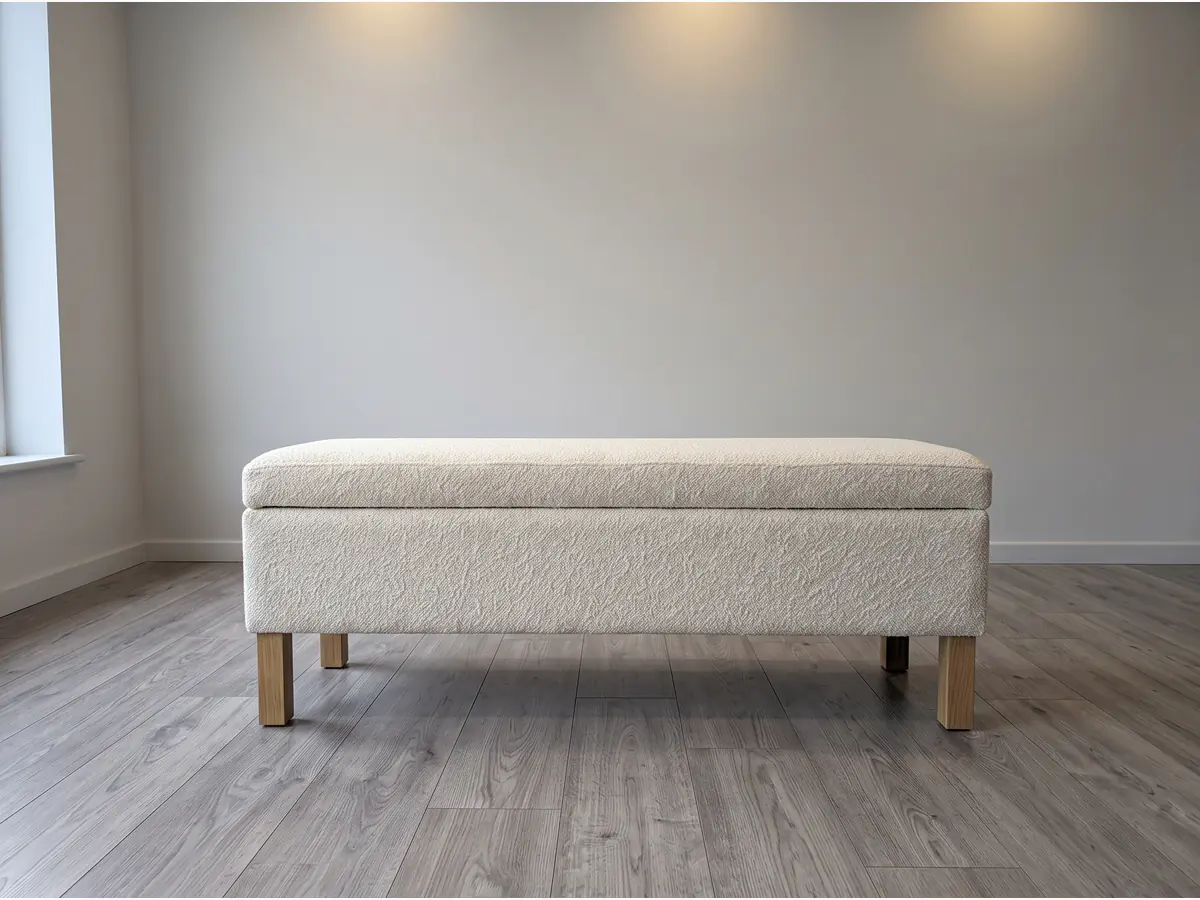 Banqueta Baja Bouclé en vista frontal, fabricado en Mar del Plata