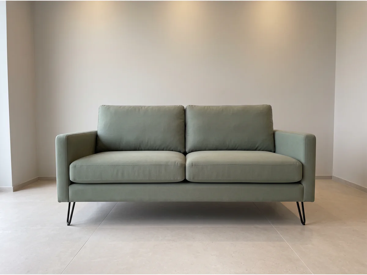 Sillón 2 Cuerpos Brazo Fino Salvia en vista frontal, fabricado en Mar del Plata