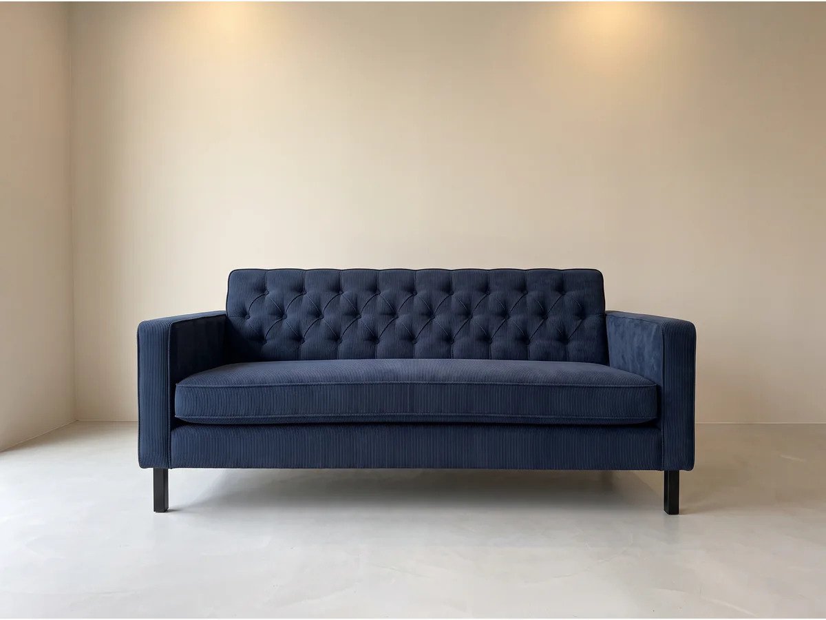 Sillón 2 Cuerpos Capitoné Azul en vista frontal, fabricado en Mar del Plata