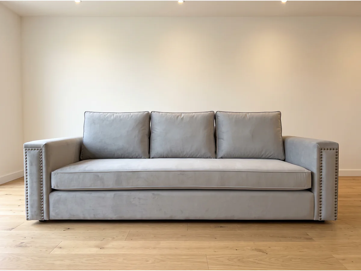 Sillón 3 Cuerpos con Tachas en vista frontal, fabricado en Mar del Plata